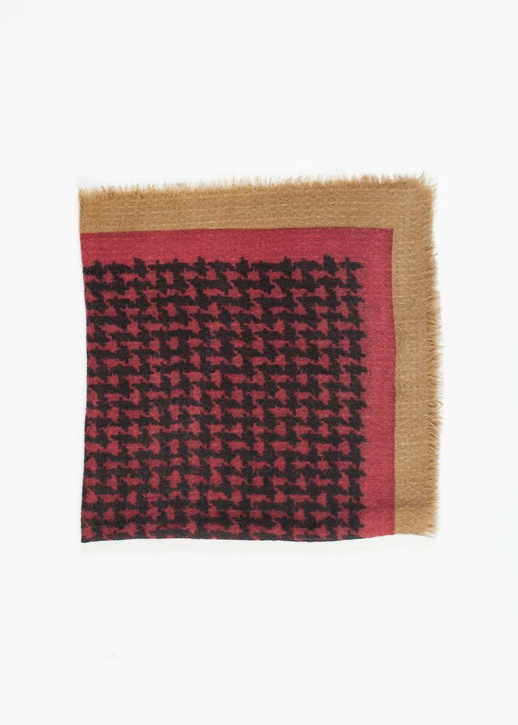 Houndstooth Square in Rouge